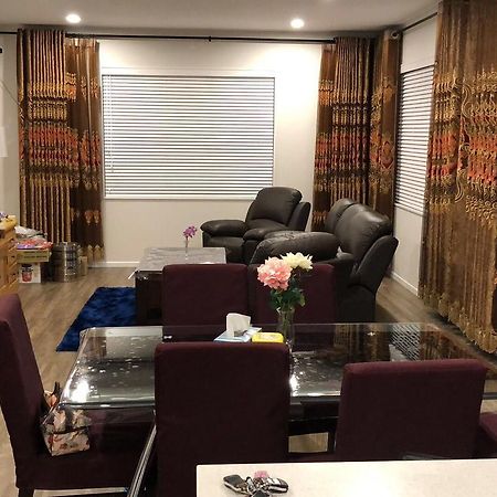 אוקלנד Brand New Bedroom In Karaka מראה חיצוני תמונה